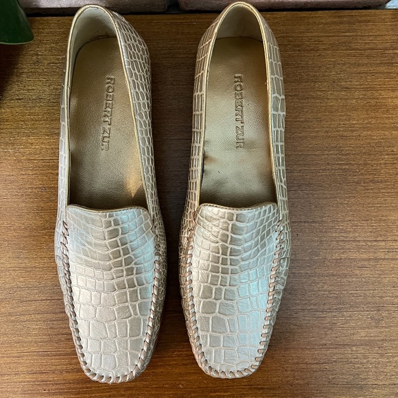 Robert Zur Soft Gold Crocodile Embossed Glove Loafer with Square Toe in Size 12 - Picture 2 of 11